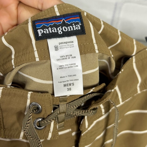 Patagonia Men’s Wavefarer Stripe Board Shorts size 38 - Picture 7 of 7
